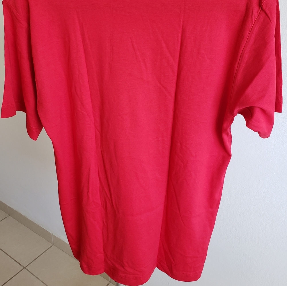 Red T shirt - Picture 4 of 7
